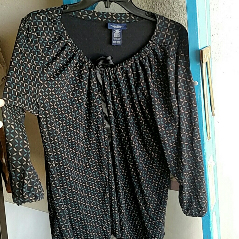Swing top maternity shirt